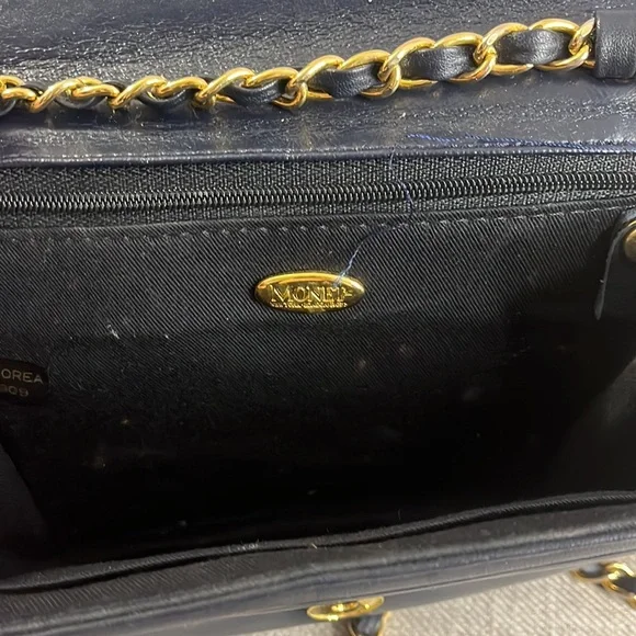 ⭐️Monet Vintage Navy Genuine Blue Leather Gold Chain Crossbody⭐️Rich looking! - Picture 5 of 10